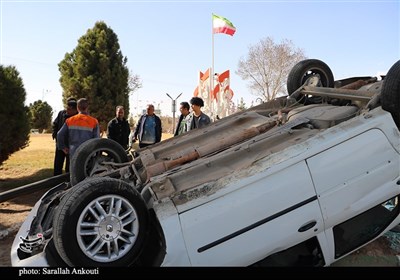واژگونی خودرو در یکی از میادین اصلی شهر کرمان