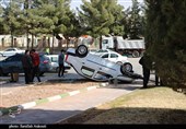 واژگونی خودرو در یکی از میادین اصلی شهر کرمان