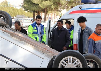 واژگونی خودرو در یکی از میادین اصلی شهر کرمان