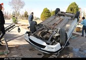 واژگونی خودرو در یکی از میادین اصلی شهر کرمان