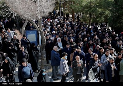 مراسم تشییع آیت الله حاج سید مرتضی مستجاب الدعواتی در اصفهان