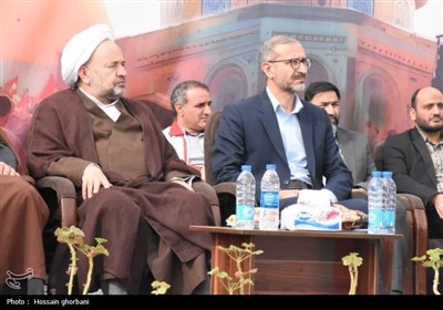 نمایش اقتدار گردان‌های رزمی و بسیجیان بیرجند