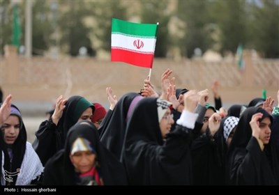 نمایش اقتدار گردان‌های رزمی و بسیجیان بیرجند