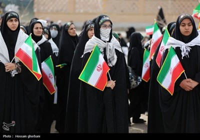 نمایش اقتدار گردان‌های رزمی و بسیجیان بیرجند