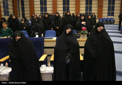مراسم رونمایی از کتاب فانوسی که افسانه نبود - همدان