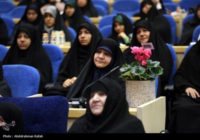 مراسم رونمایی از کتاب فانوسی که افسانه نبود - همدان