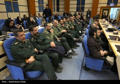 مراسم رونمایی از کتاب فانوسی که افسانه نبود - همدان
