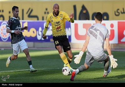 جشنواره گل سپاهان در دربی