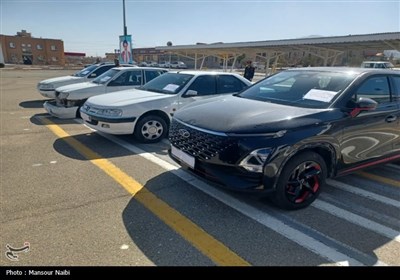 بازدید استاندار خراسان جنوبی از کشفیات مواد مخدر