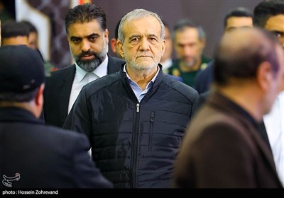 مراسم بزرگداشت شهدای مقاومت در مصلی تهران