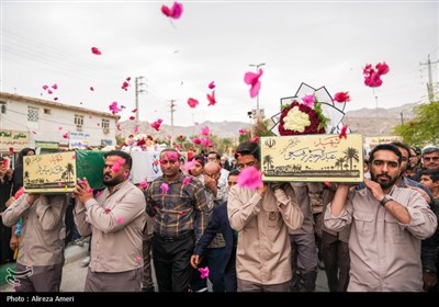 تشییع پیکر مطهر 2 شهید دوران دفاع مقدس در لامرد - فارس