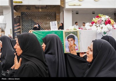 تشییع پیکر مطهر 2 شهید دوران دفاع مقدس در لامرد - فارس
