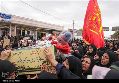 تشییع پیکر مطهر 2 شهید دوران دفاع مقدس در لامرد - فارس