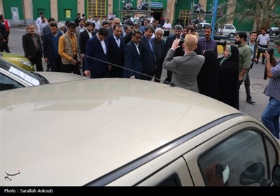 بازدید استاندار کرمان از کارخانجات خودروسازی بم