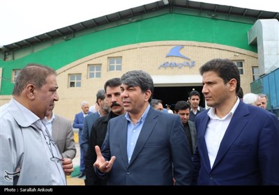 بازدید استاندار کرمان از کارخانجات خودروسازی بم