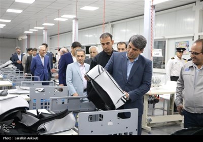 بازدید استاندار کرمان از کارخانجات خودروسازی بم