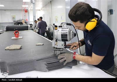 بازدید استاندار کرمان از کارخانجات خودروسازی بم