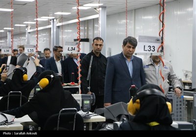 بازدید استاندار کرمان از کارخانجات خودروسازی بم