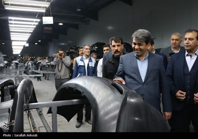 بازدید استاندار کرمان از کارخانجات خودروسازی بم