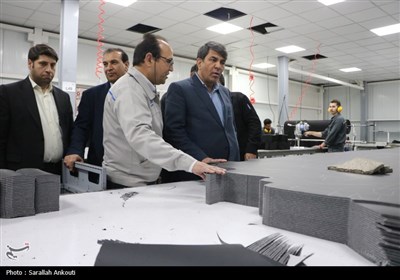بازدید استاندار کرمان از کارخانجات خودروسازی بم