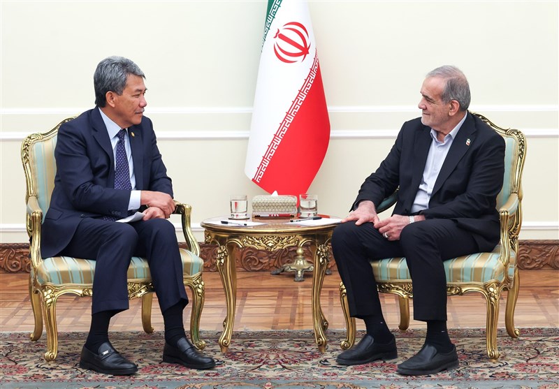Iran Willing to Broaden Ties with Malaysia: President