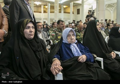 رو نمایی از تقریظ رهبر انقلاب بر کتاب آخرین فرصت