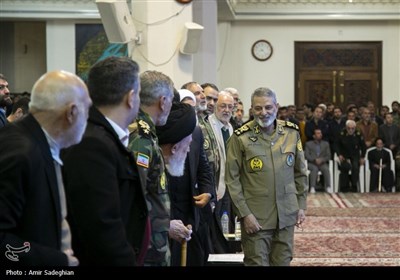 رو نمایی از تقریظ رهبر انقلاب بر کتاب آخرین فرصت