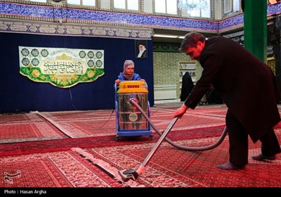 آئین غبارروبی حسینیه اعظم زنجان در آستانه ماه مبارک رمضان