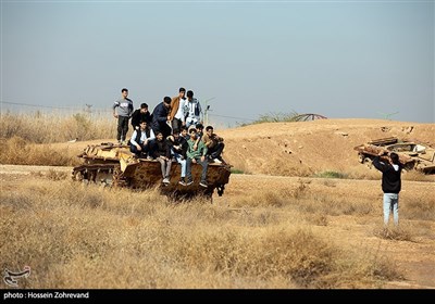 راهیان سرزمین نور