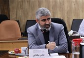 بیگدلی: همتی به عدم تحقق درآمدهای مالیاتی افتخار می‌کند