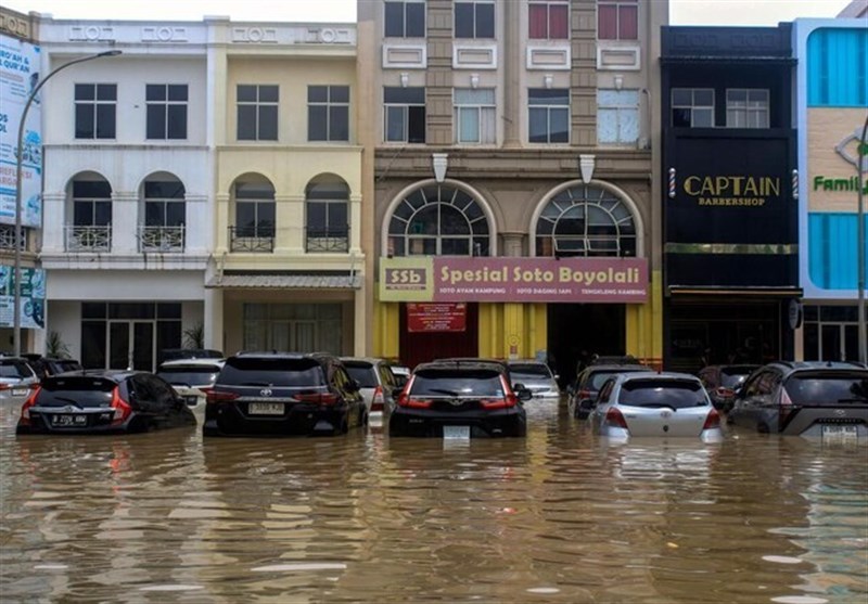 Hundreds Evacuated As Torrential Rains Flood Indonesia Capital