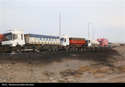 آتش سوزی تانکر سوخت در آزادراه گرمسار