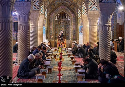 ترتیل خوانی و تفسیر قرآن کریم در مسجد نصیرالملک