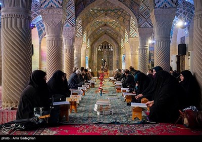 ترتیل خوانی و تفسیر قرآن کریم در مسجد نصیرالملک