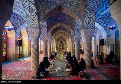 ترتیل خوانی و تفسیر قرآن کریم در مسجد نصیرالملک