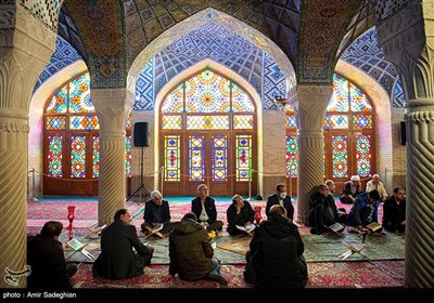 ترتیل خوانی و تفسیر قرآن کریم در مسجد نصیرالملک