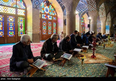 ترتیل خوانی و تفسیر قرآن کریم در مسجد نصیرالملک