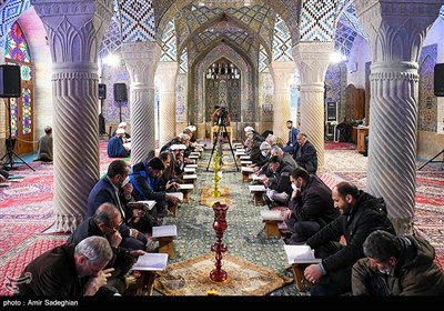 ترتیل خوانی و تفسیر قرآن کریم در مسجد نصیرالملک
