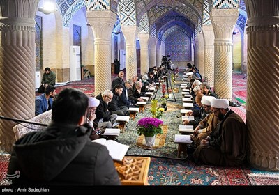 ترتیل خوانی و تفسیر قرآن کریم در مسجد نصیرالملک