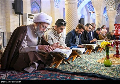 ترتیل خوانی و تفسیر قرآن کریم در مسجد نصیرالملک