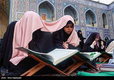 جز خوانی قرآن کریم در حرم مطهر امام رضا (ع)