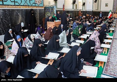 جز خوانی قرآن کریم در حرم مطهر امام رضا (ع)