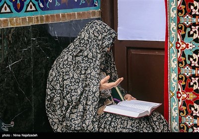 جز خوانی قرآن کریم در حرم مطهر امام رضا (ع)