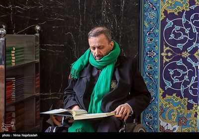 جز خوانی قرآن کریم در حرم مطهر امام رضا (ع)