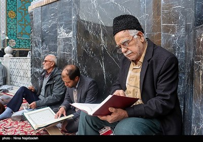 جز خوانی قرآن کریم در حرم مطهر امام رضا (ع)
