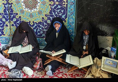 جز خوانی قرآن کریم در حرم مطهر امام رضا (ع)