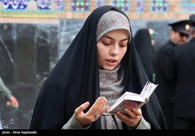 جز خوانی قرآن کریم در حرم مطهر امام رضا (ع)