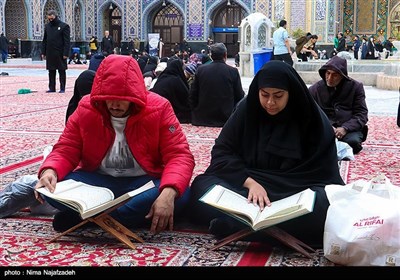جز خوانی قرآن کریم در حرم مطهر امام رضا (ع)