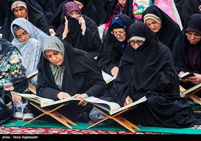 جز خوانی قرآن کریم در حرم مطهر امام رضا (ع)