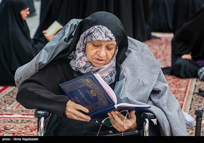 جز خوانی قرآن کریم در حرم مطهر امام رضا (ع)